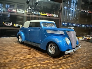 machete 1:18 - imagine 5