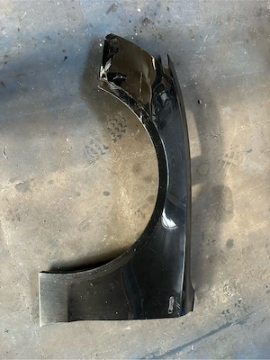 Aripa stg Audi A5 cu defect - imagine 4