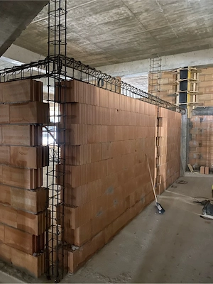 Inginer - Construim case la cheie - rosu - garantie structura 