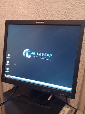 monitor lenovo 17inch 43 cm