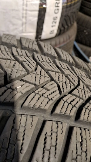 Set roți iarnă R16 205/50 – Dunlop Winter Sport 5 + jante oțel 5x114.3 (KIA/Hyundai) + 20 piulițe  - imagine 2