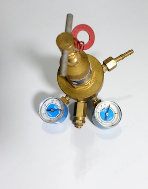 Reductor Presiune Oxigen ROTES Târgoviște - Profesional din Alamă