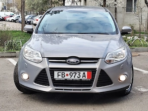 Ford Focus 2013 - 1.6 benzină MPI, Navi, Cameră marșarier  - imagine 8