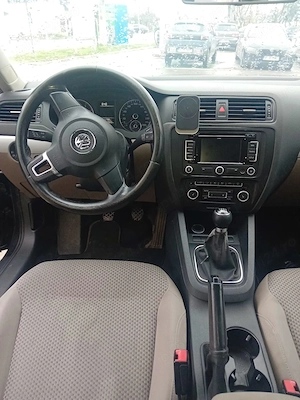 VW-Jetta 2012 Provenienta RO.Economicul 1200 TSI 110Cp Euro 5. 150000km!Pret 5400Euro - imagine 3