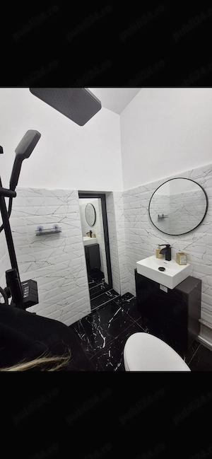 Casa in oras cu toate utilitatile, proprietate, zona centrala linistita - imagine 9