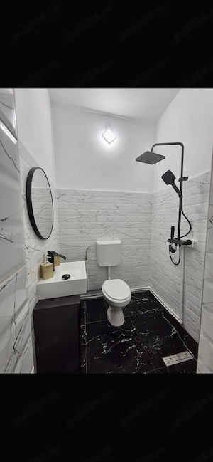 Casa in oras cu toate utilitatile, proprietate, zona centrala linistita - imagine 8