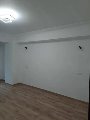 Apartament 1 cămară nemobilat.