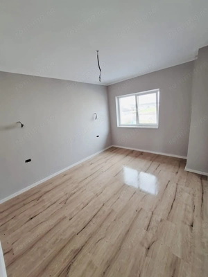 Moșnița Veche | 1/2 Duplex | 110 mp utili | Toate utilitatile|  Dormitor parter - imagine 8