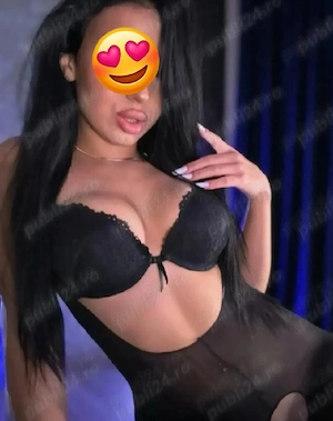 Bruneta cu experienta