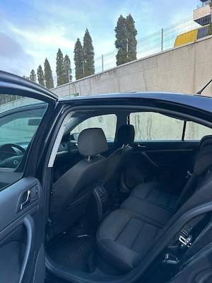 Vand Skoda octavia 2 1.6 mpi an fab 2008 prețul este negociabil  - imagine 10