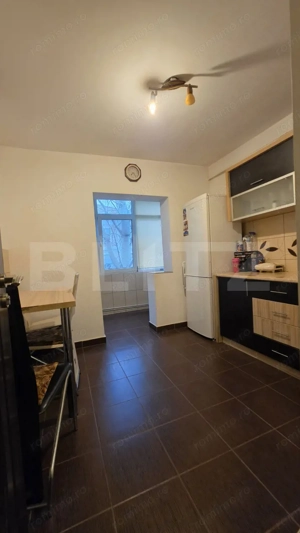 Apartament 3 camere, Decomandat, zona Soarelui - imagine 4