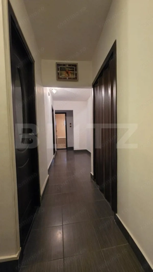 Apartament 3 camere, Decomandat, zona Soarelui - imagine 2