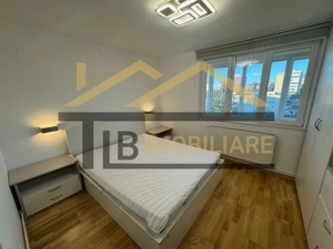 Apartament cu 3 camere, 65 mp, decomandat, zona Semicentral - imagine 3