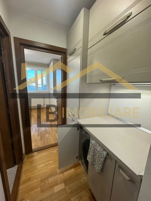 Apartament cu 3 camere, 65 mp, decomandat, zona Semicentral - imagine 9