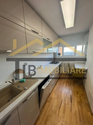 Apartament cu 3 camere, 65 mp, decomandat, zona Semicentral - imagine 7