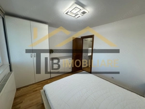 Apartament cu 3 camere, 65 mp, decomandat, zona Semicentral - imagine 4