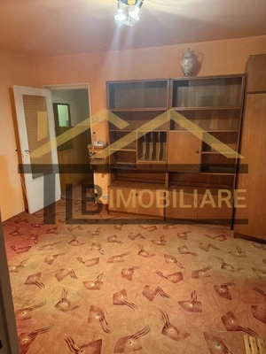 Apartament cu 2 camere, 39mp, Zona 7 noiembrie - imagine 2