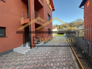 Casa cu 6 camere, 290mp, capacitate 14 persoane, Zona Cristesti - imagine 3