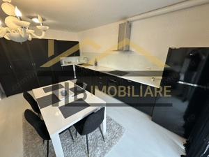 Apartament de 2 camere, 78mp, decomandat, parcare, Zona UltraCentral - imagine 3