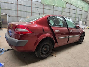 dezmembrez renault megane 2  - imagine 3