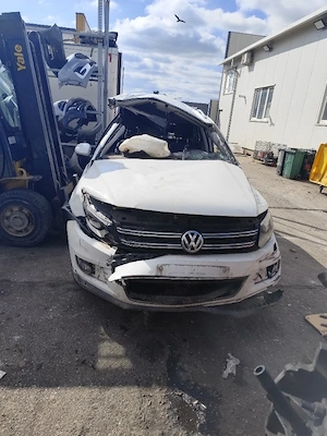 Dezmembram VW Tiguan 5N 2.0 tdi 4motion Cutie manuala 130 kw An 2012 Cod motor CFGC