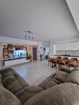 Apartament cu 3 camere de vanzare parter zona Dem Radulescu Rm Valcea