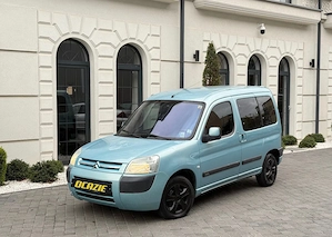 CITROEN BERLINGO * an 2008 * 1.6 HDI Diesel * 7 LOCURI * Livrare Gratuita!  - imagine 2