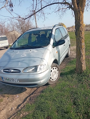 vând Ford Galaxy 