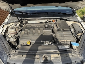 Volkswagen Golf 1.6 TDI DPF BlueMotion Technology Trendline - imagine 5