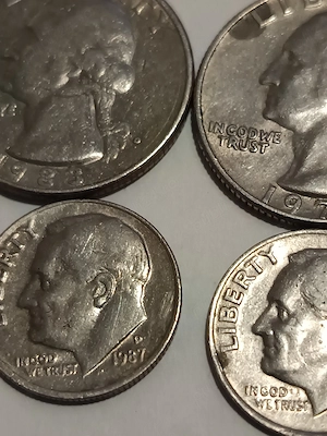  patru monede vechi .. 1987... 1987.. 1983... 1972.Moneda veche - quarter dolar- liberty 