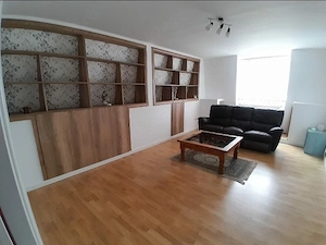 Apartament cu 3 Camere Semidecomandate Zona Zamca
