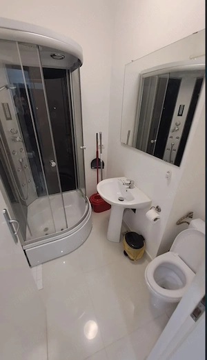 garsoniera ultracentral str.Victoriei 28mp,etaj2 din4, 73000euro - imagine 2