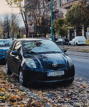 Toyota Yaris 1.4 D-4D 2005   1000    AC, cârlig, anvelope + baterie noi   defect cutie 