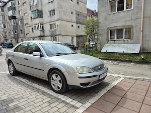 Ford Mondeo 2.0 tdci Berlina - imagine 5