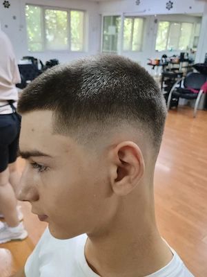 frizer profesionist la domicilul in Galați  - imagine 4