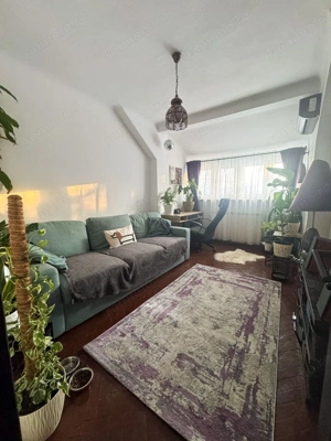 Apartament 2 camere - Domenii, etaj 2/2, centrala noua, curte, boxă, pod.