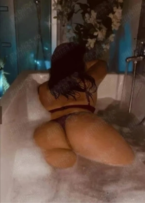 Bună dragii mei am 39 de ani o doamnă cu experiență te rog contactează mă dacă dorești o experiență 