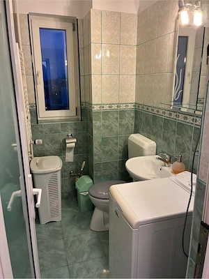 inchiriez ap 3 camere, bulevard Decebal , stradal  - imagine 4