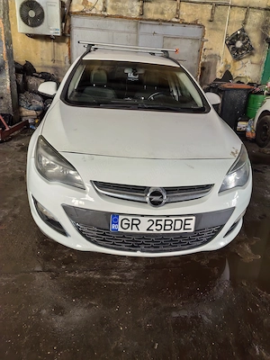 Opel astra j 1.6 dizel - imagine 3