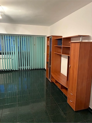 inchiriez ap 3 camere, bulevard Decebal , stradal  - imagine 7