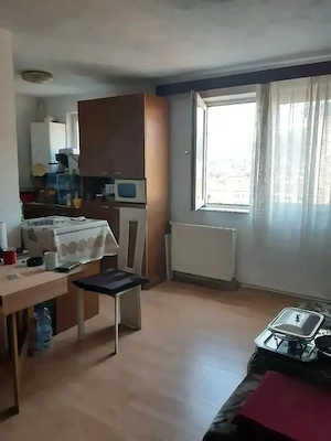 vând    apartament 