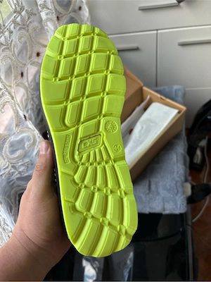 pantofi bombeu metalic 