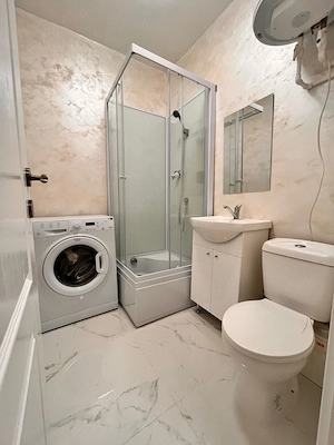 Camera de camin cu baie proprie,zona Bularga,etaj 2 - imagine 5
