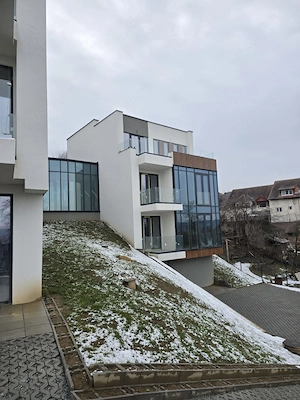 Sediu firma, clinica- 635 mp, 30 parcari, Zorilor- ideal activitate profesionala