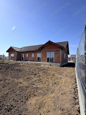 Duplex modern pe parter - 4 camere - 90 mp utili - Teren 304 mp - Moșnița Nouă