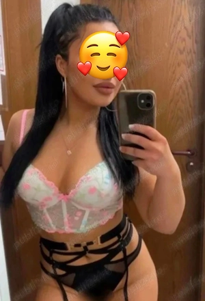  Isabella nouă în oraș.. Fac și deplasari hotel