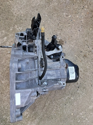 cutie de viteze dacia logan, sandero,mcv 0.9 tce - imagine 2