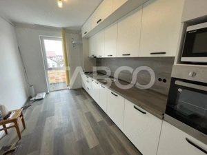 Apartament decomandat cu 2 camere etaj 2 60 mp balcon parcare Sibiu - imagine 4