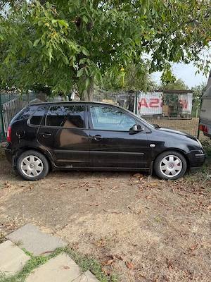 Vând wolkswagen  polo, an 2004 - imagine 2