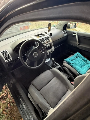 Vând wolkswagen  polo, an 2004 - imagine 3